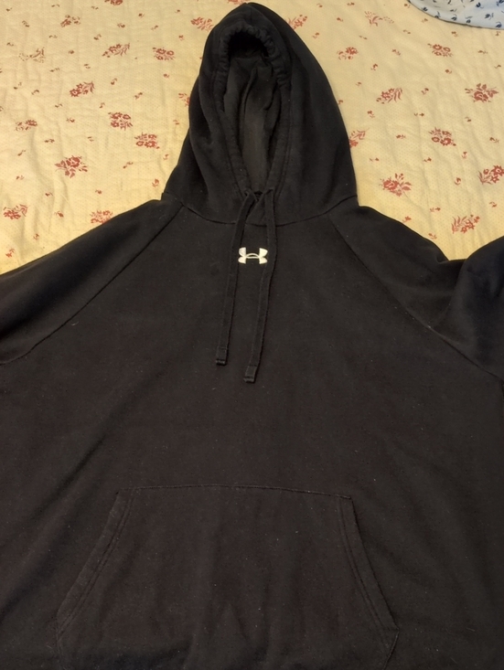 Under Armour Other - Under Armour Men’s Black Crewneck Hoodie with Logo And Kangaroo Pocket